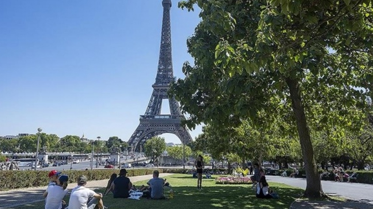 Fransa'da 'kavurucu sıcak' alarmı: Son 19 yılın en yüksek ölüm oranı